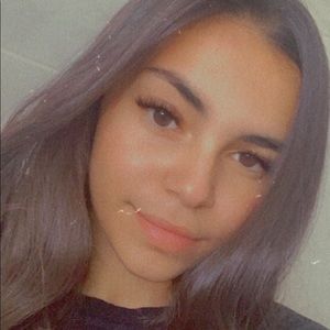 Meet your Posher, Devina